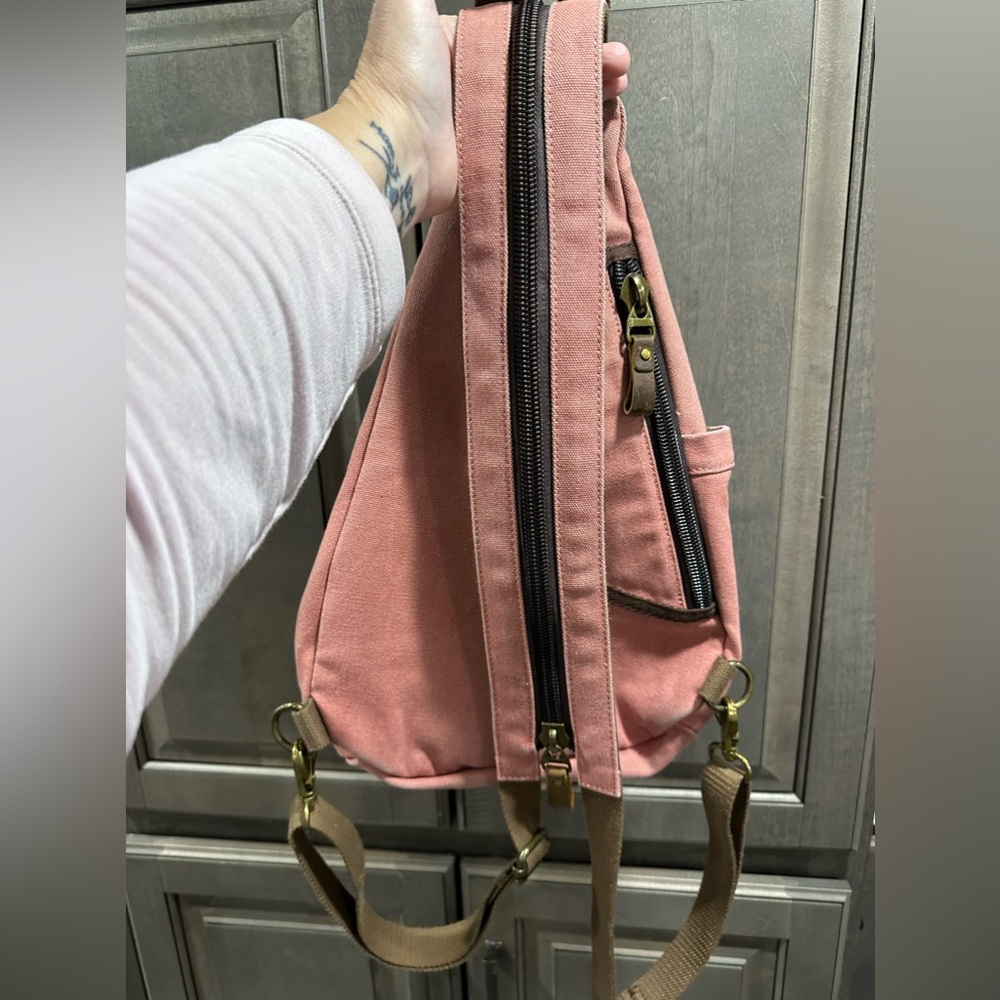 Davan Designs Canvas Sling Bag,multifunctional in pink, excellent cond… - Picture 2 of 8